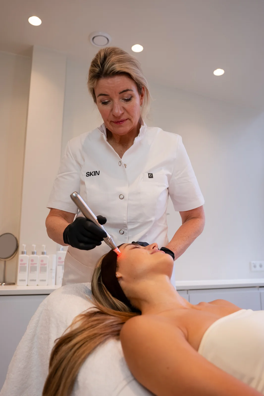 Microneedling met exosomen bij SKIN